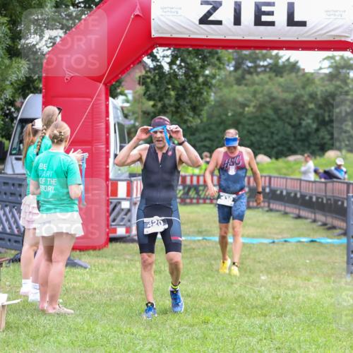 21.06.2026 - 29. Vierlanden-Triathlon Andreas Tolksdorf http://msf.ph/oto/9913282 21.06.2026 11:04:56 Ziel 430 meine-sportfotos.de