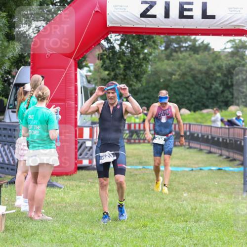21.06.2026 - 29. Vierlanden-Triathlon Andreas Tolksdorf http://msf.ph/oto/9913283 21.06.2026 11:04:57 Ziel 430 meine-sportfotos.de