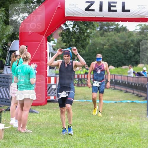 21.06.2026 - 29. Vierlanden-Triathlon Andreas Tolksdorf http://msf.ph/oto/9913285 21.06.2026 11:04:57 Ziel 430 meine-sportfotos.de