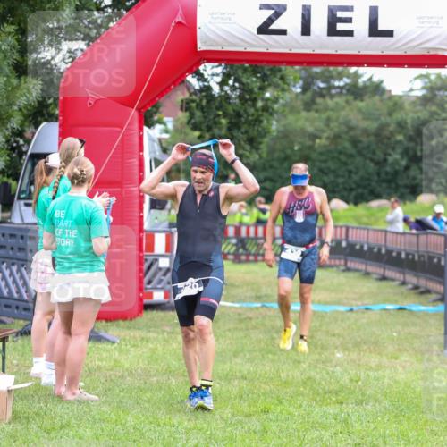 21.06.2026 - 29. Vierlanden-Triathlon Andreas Tolksdorf http://msf.ph/oto/9913286 21.06.2026 11:04:57 Ziel 430 meine-sportfotos.de