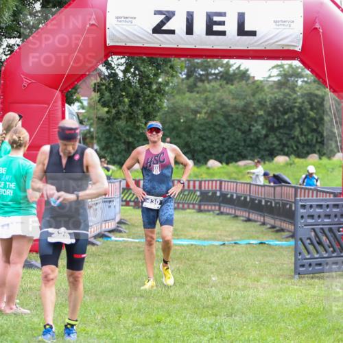 21.06.2026 - 29. Vierlanden-Triathlon Andreas Tolksdorf http://msf.ph/oto/9913289 21.06.2026 11:04:59 Ziel 430 meine-sportfotos.de