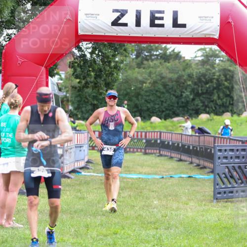 21.06.2026 - 29. Vierlanden-Triathlon Andreas Tolksdorf http://msf.ph/oto/9913294 21.06.2026 11:04:59 Ziel 430 meine-sportfotos.de