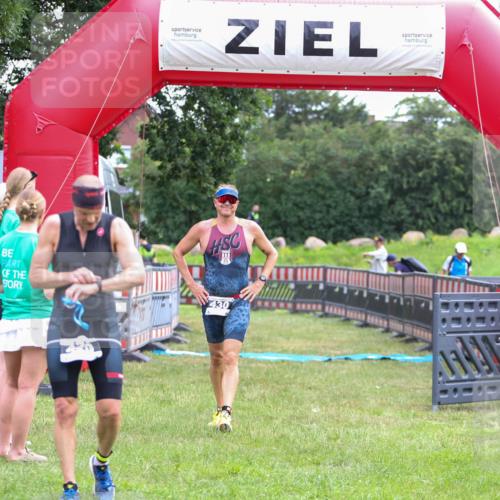 21.06.2026 - 29. Vierlanden-Triathlon Andreas Tolksdorf http://msf.ph/oto/9913295 21.06.2026 11:04:59 Ziel 430 meine-sportfotos.de