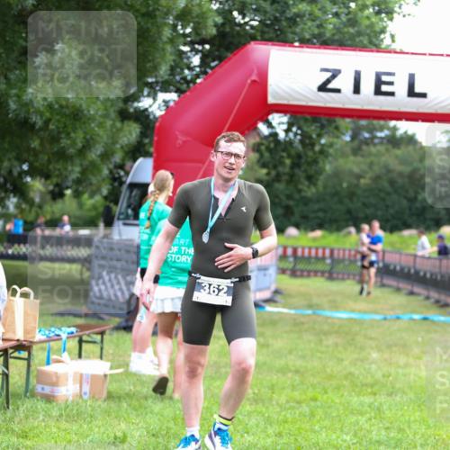 21.06.2026 - 29. Vierlanden-Triathlon Andreas Tolksdorf http://msf.ph/oto/9913307 21.06.2026 11:05:23 Ziel 346 meine-sportfotos.de