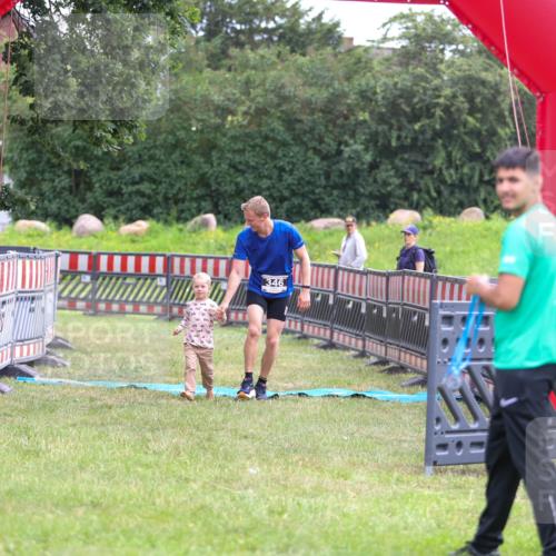 21.06.2026 - 29. Vierlanden-Triathlon Andreas Tolksdorf http://msf.ph/oto/9913312 21.06.2026 11:05:29 Ziel 346 meine-sportfotos.de