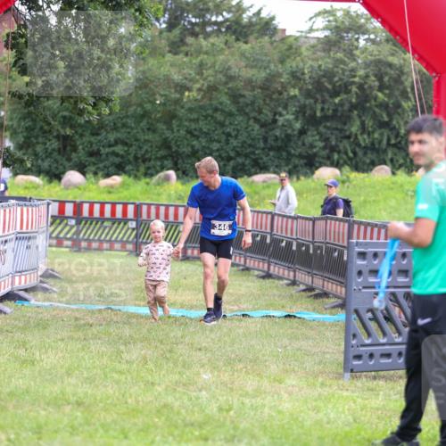 21.06.2026 - 29. Vierlanden-Triathlon Andreas Tolksdorf http://msf.ph/oto/9913315 21.06.2026 11:05:29 Ziel 346 meine-sportfotos.de