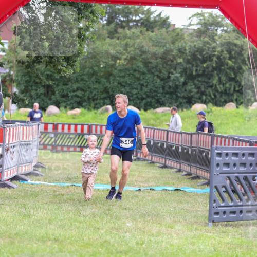 21.06.2026 - 29. Vierlanden-Triathlon Andreas Tolksdorf http://msf.ph/oto/9913319 21.06.2026 11:05:30 Ziel 346 meine-sportfotos.de