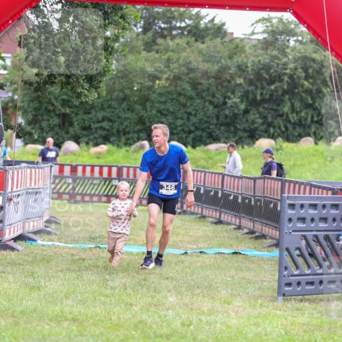21.06.2026 - 29. Vierlanden-Triathlon Andreas Tolksdorf http://msf.ph/oto/9913320 21.06.2026 11:05:30 Ziel 346 meine-sportfotos.de