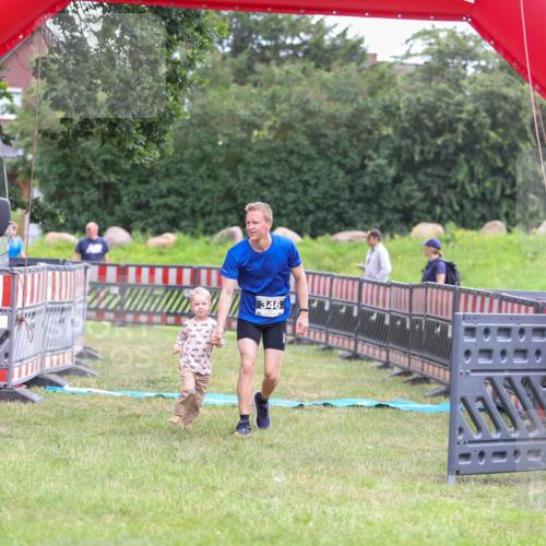 21.06.2026 - 29. Vierlanden-Triathlon Andreas Tolksdorf http://msf.ph/oto/9913323 21.06.2026 11:05:30 Ziel 346 meine-sportfotos.de