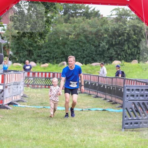 21.06.2026 - 29. Vierlanden-Triathlon Andreas Tolksdorf http://msf.ph/oto/9913325 21.06.2026 11:05:30 Ziel 346 meine-sportfotos.de