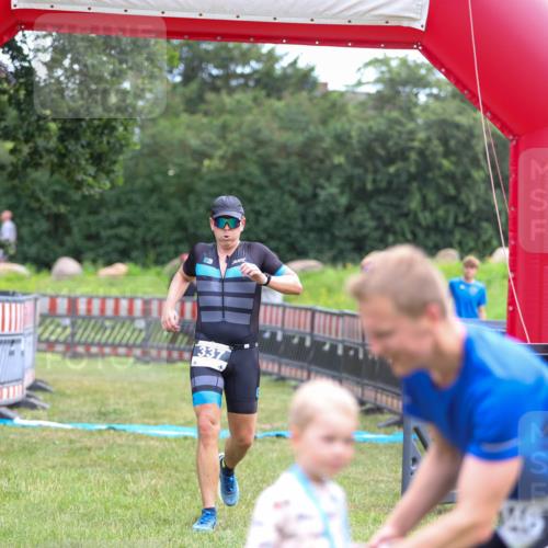 21.06.2026 - 29. Vierlanden-Triathlon Andreas Tolksdorf http://msf.ph/oto/9913345 21.06.2026 11:05:45 Ziel 337 meine-sportfotos.de
