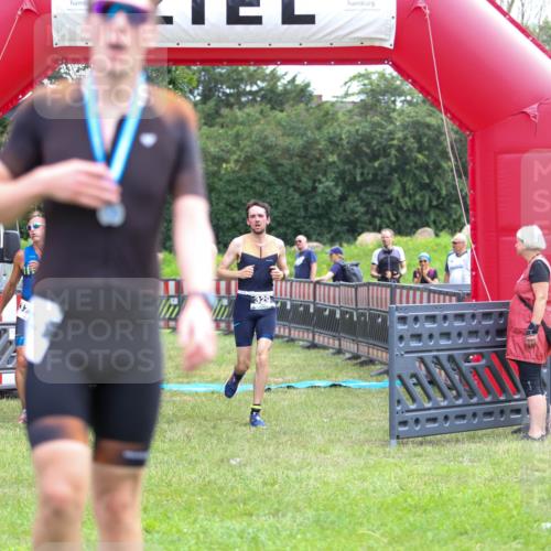 21.06.2026 - 29. Vierlanden-Triathlon Andreas Tolksdorf http://msf.ph/oto/9913391 21.06.2026 11:06:45 Ziel 320, 329, 437 meine-sportfotos.de