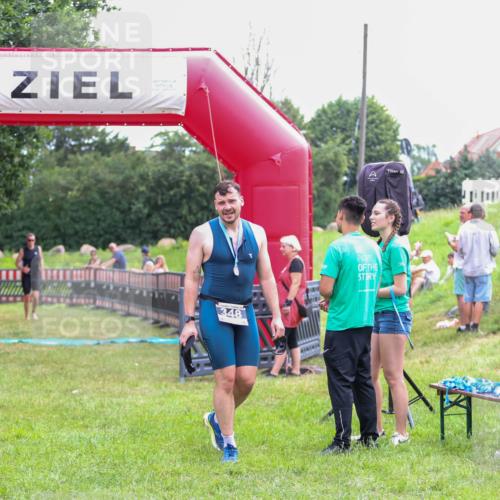 21.06.2026 - 29. Vierlanden-Triathlon Andreas Tolksdorf http://msf.ph/oto/9913436 21.06.2026 11:07:37 Ziel 207 meine-sportfotos.de