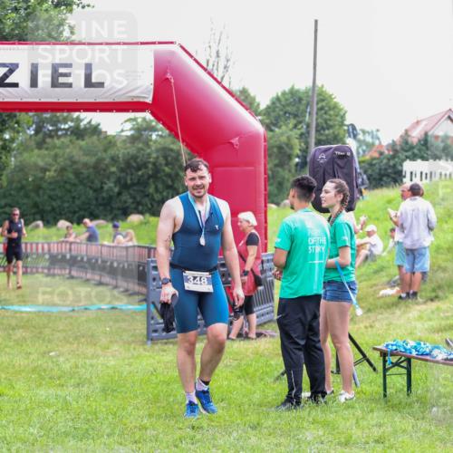 21.06.2026 - 29. Vierlanden-Triathlon Andreas Tolksdorf http://msf.ph/oto/9913438 21.06.2026 11:07:37 Ziel 207 meine-sportfotos.de