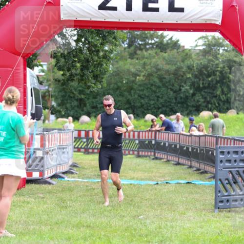 21.06.2026 - 29. Vierlanden-Triathlon Andreas Tolksdorf http://msf.ph/oto/9913447 21.06.2026 11:07:42 Ziel 207 meine-sportfotos.de