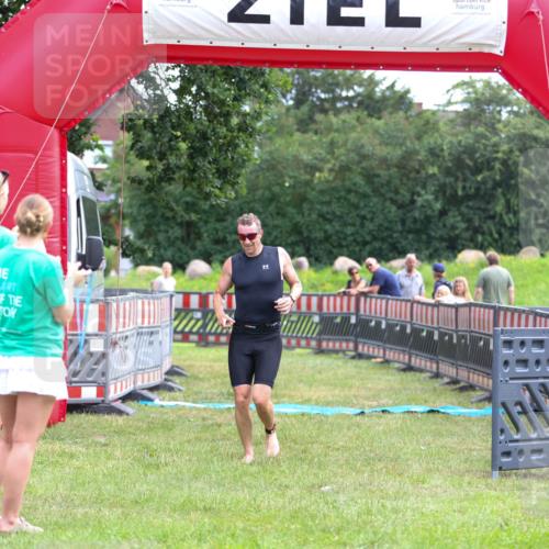 21.06.2026 - 29. Vierlanden-Triathlon Andreas Tolksdorf http://msf.ph/oto/9913448 21.06.2026 11:07:43 Ziel 207 meine-sportfotos.de