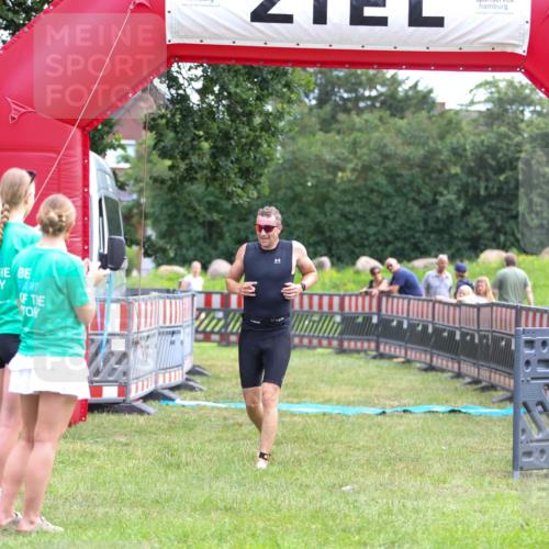 21.06.2026 - 29. Vierlanden-Triathlon Andreas Tolksdorf http://msf.ph/oto/9913453 21.06.2026 11:07:43 Ziel 207 meine-sportfotos.de