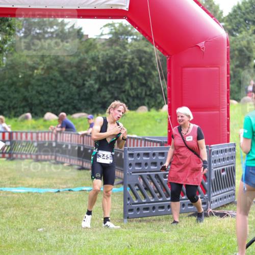 21.06.2026 - 29. Vierlanden-Triathlon Andreas Tolksdorf http://msf.ph/oto/9913459 21.06.2026 11:08:01 Ziel 345, 349, 425 meine-sportfotos.de