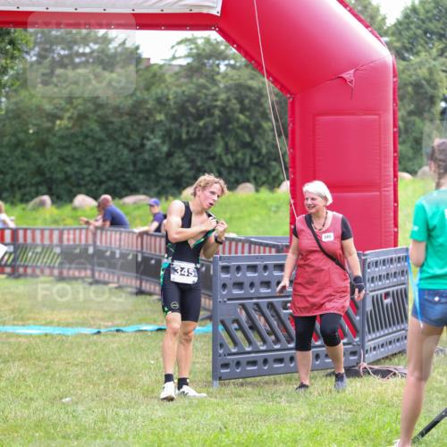 21.06.2026 - 29. Vierlanden-Triathlon Andreas Tolksdorf http://msf.ph/oto/9913461 21.06.2026 11:08:01 Ziel 345, 349, 425 meine-sportfotos.de