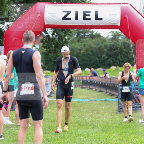 21.06.2026 - 29. Vierlanden-Triathlon Andreas Tolksdorf http://msf.ph/oto/9913466 21.06.2026 11:08:03 Ziel 345, 349 meine-sportfotos.de