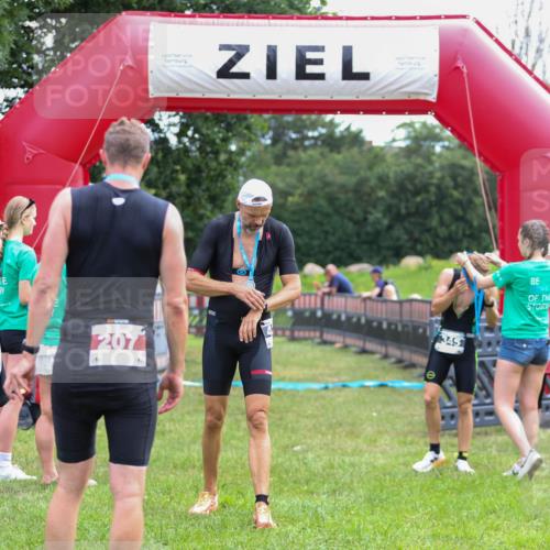 21.06.2026 - 29. Vierlanden-Triathlon Andreas Tolksdorf http://msf.ph/oto/9913478 21.06.2026 11:08:03 Ziel 345, 349 meine-sportfotos.de