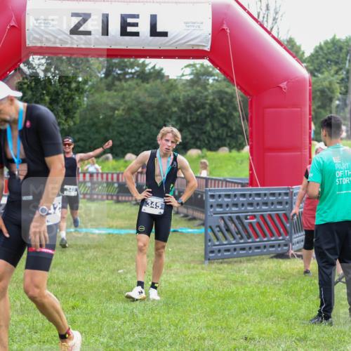 21.06.2026 - 29. Vierlanden-Triathlon Andreas Tolksdorf http://msf.ph/oto/9913479 21.06.2026 11:08:07 Ziel 349 meine-sportfotos.de
