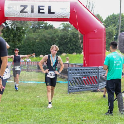 21.06.2026 - 29. Vierlanden-Triathlon Andreas Tolksdorf http://msf.ph/oto/9913485 21.06.2026 11:08:07 Ziel 349 meine-sportfotos.de