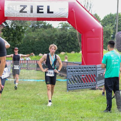 21.06.2026 - 29. Vierlanden-Triathlon Andreas Tolksdorf http://msf.ph/oto/9913486 21.06.2026 11:08:07 Ziel 349 meine-sportfotos.de
