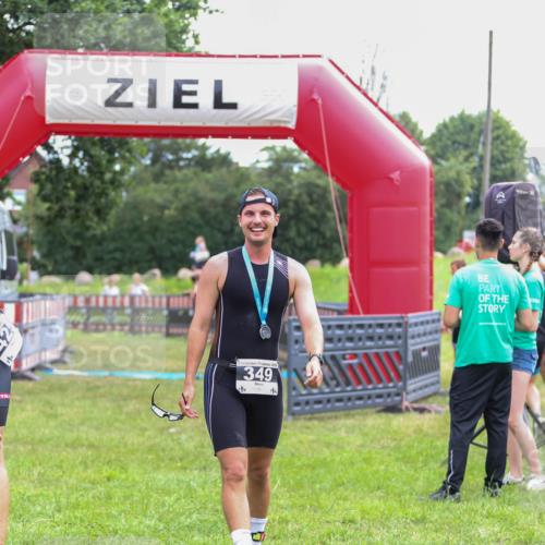 21.06.2026 - 29. Vierlanden-Triathlon Andreas Tolksdorf http://msf.ph/oto/9913489 21.06.2026 11:08:16 Ziel  meine-sportfotos.de