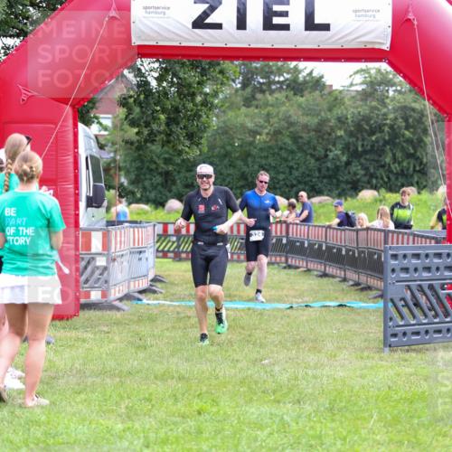 21.06.2026 - 29. Vierlanden-Triathlon Andreas Tolksdorf http://msf.ph/oto/9913500 21.06.2026 11:08:46 Ziel 324, 429 meine-sportfotos.de