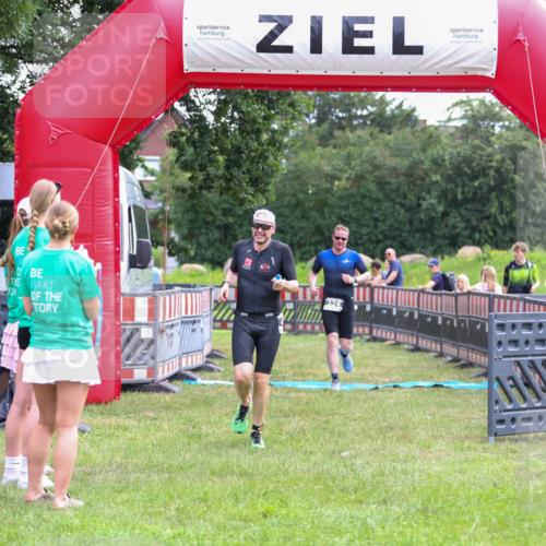 21.06.2026 - 29. Vierlanden-Triathlon Andreas Tolksdorf http://msf.ph/oto/9913508 21.06.2026 11:08:46 Ziel 324, 429 meine-sportfotos.de