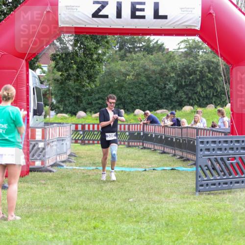 21.06.2026 - 29. Vierlanden-Triathlon Andreas Tolksdorf http://msf.ph/oto/9913528 21.06.2026 11:09:10 Ziel 306 meine-sportfotos.de