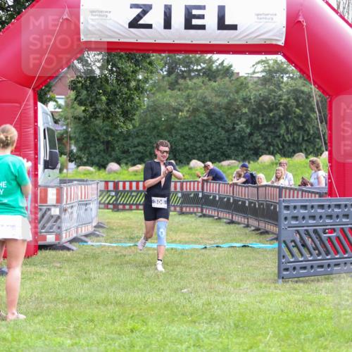 21.06.2026 - 29. Vierlanden-Triathlon Andreas Tolksdorf http://msf.ph/oto/9913531 21.06.2026 11:09:10 Ziel 306 meine-sportfotos.de