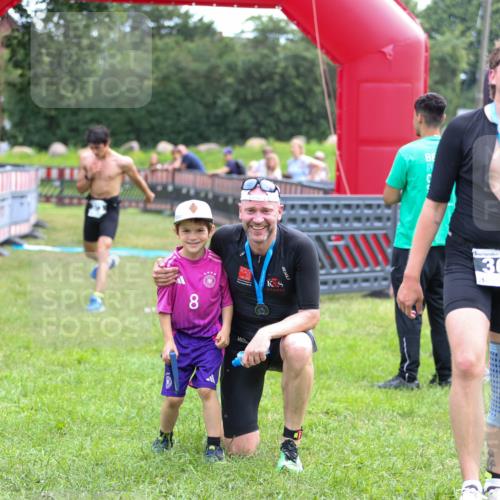 21.06.2026 - 29. Vierlanden-Triathlon Andreas Tolksdorf http://msf.ph/oto/9913542 21.06.2026 11:09:17 Ziel  meine-sportfotos.de
