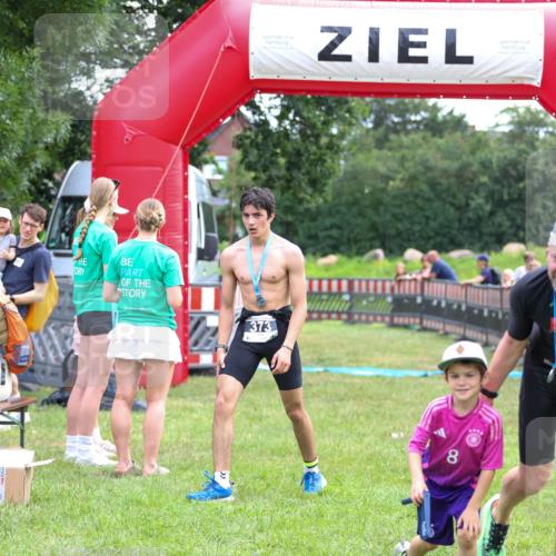21.06.2026 - 29. Vierlanden-Triathlon Andreas Tolksdorf http://msf.ph/oto/9913560 21.06.2026 11:09:20 Ziel  meine-sportfotos.de