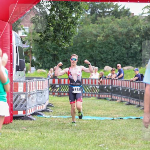 21.06.2026 - 29. Vierlanden-Triathlon Andreas Tolksdorf http://msf.ph/oto/9913587 21.06.2026 11:10:18 Ziel  meine-sportfotos.de