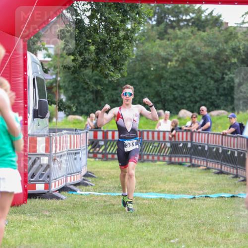 21.06.2026 - 29. Vierlanden-Triathlon Andreas Tolksdorf http://msf.ph/oto/9913589 21.06.2026 11:10:18 Ziel  meine-sportfotos.de