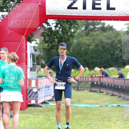 21.06.2026 - 29. Vierlanden-Triathlon Andreas Tolksdorf http://msf.ph/oto/9913600 21.06.2026 11:10:38 Ziel  meine-sportfotos.de