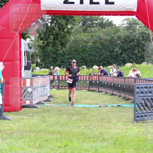 21.06.2026 - 29. Vierlanden-Triathlon Andreas Tolksdorf http://msf.ph/oto/9913619 21.06.2026 11:10:58 Ziel 219, 354, 424 meine-sportfotos.de
