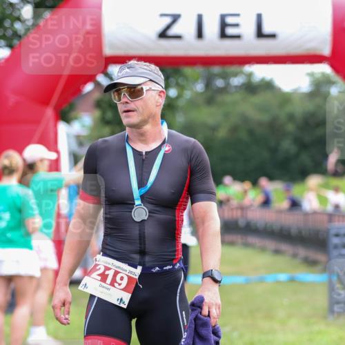 21.06.2026 - 29. Vierlanden-Triathlon Andreas Tolksdorf http://msf.ph/oto/9913648 21.06.2026 11:11:14 Ziel 354 meine-sportfotos.de