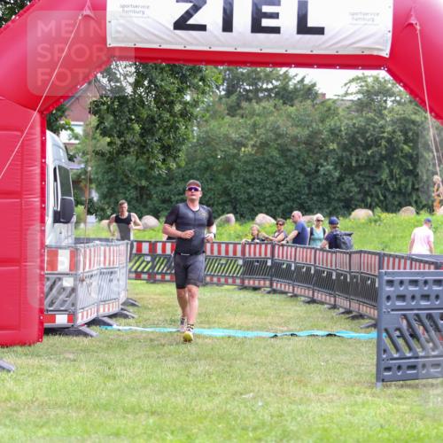 21.06.2026 - 29. Vierlanden-Triathlon Andreas Tolksdorf http://msf.ph/oto/9913667 21.06.2026 11:11:37 Ziel 336, 395 meine-sportfotos.de