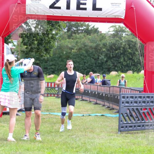 21.06.2026 - 29. Vierlanden-Triathlon Andreas Tolksdorf http://msf.ph/oto/9913687 21.06.2026 11:11:41 Ziel 336, 395 meine-sportfotos.de