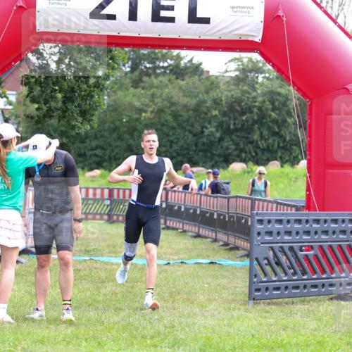 21.06.2026 - 29. Vierlanden-Triathlon Andreas Tolksdorf http://msf.ph/oto/9913691 21.06.2026 11:11:42 Ziel 336 meine-sportfotos.de