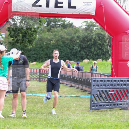 21.06.2026 - 29. Vierlanden-Triathlon Andreas Tolksdorf http://msf.ph/oto/9913693 21.06.2026 11:11:42 Ziel 336 meine-sportfotos.de