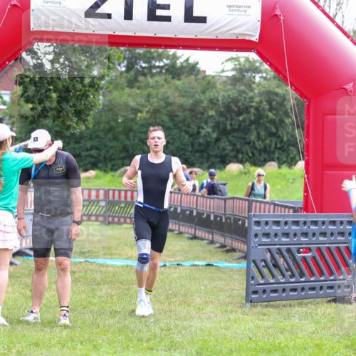 21.06.2026 - 29. Vierlanden-Triathlon Andreas Tolksdorf http://msf.ph/oto/9913696 21.06.2026 11:11:42 Ziel 336 meine-sportfotos.de