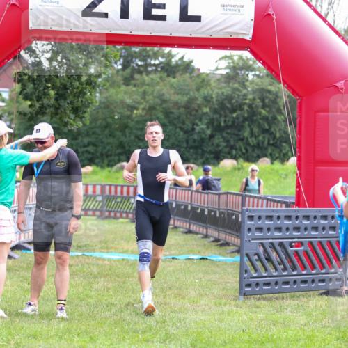 21.06.2026 - 29. Vierlanden-Triathlon Andreas Tolksdorf http://msf.ph/oto/9913698 21.06.2026 11:11:42 Ziel 336 meine-sportfotos.de
