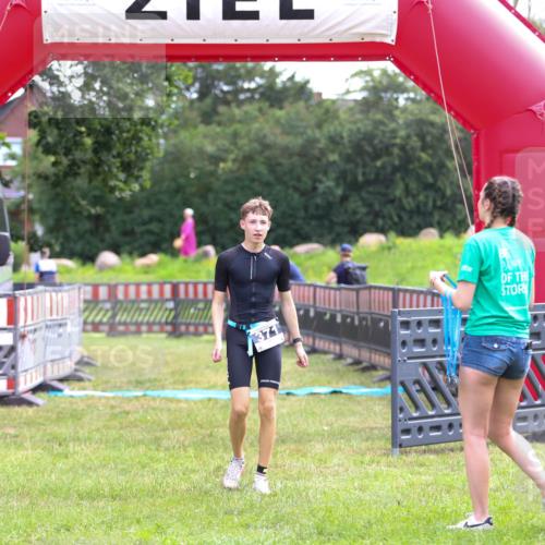 21.06.2026 - 29. Vierlanden-Triathlon Andreas Tolksdorf http://msf.ph/oto/9913723 21.06.2026 11:12:27 Ziel  meine-sportfotos.de