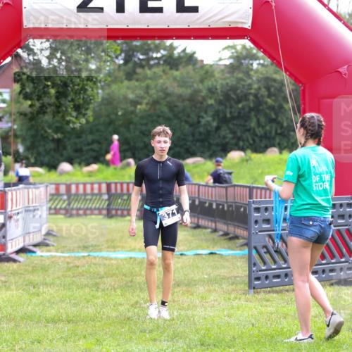 21.06.2026 - 29. Vierlanden-Triathlon Andreas Tolksdorf http://msf.ph/oto/9913724 21.06.2026 11:12:27 Ziel  meine-sportfotos.de