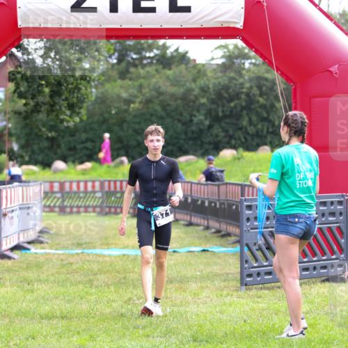 21.06.2026 - 29. Vierlanden-Triathlon Andreas Tolksdorf http://msf.ph/oto/9913726 21.06.2026 11:12:27 Ziel  meine-sportfotos.de