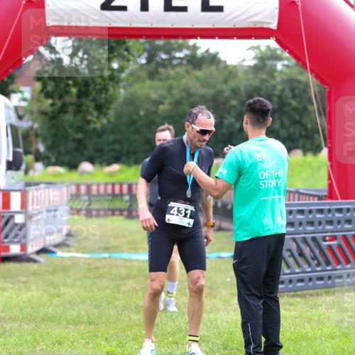 21.06.2026 - 29. Vierlanden-Triathlon Andreas Tolksdorf http://msf.ph/oto/9913731 21.06.2026 11:12:45 Ziel 303 meine-sportfotos.de